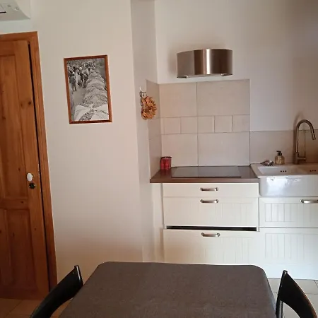 Maison D'edouard, Le Petit Dromois Bed & Breakfast Merindol-les-Oliviers